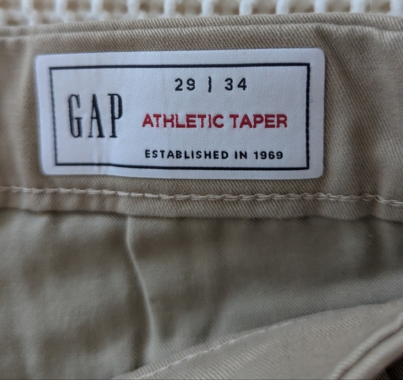 NWT GAP 29x34 Athletic Taper Chinos, Khaki - Picture 3 of 4